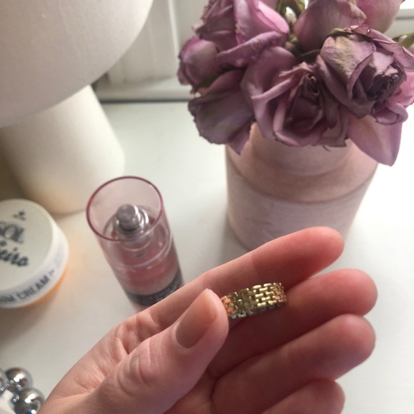 SHASHI x Revolve Linked Band Ring in Gold - Picture 8 of 8